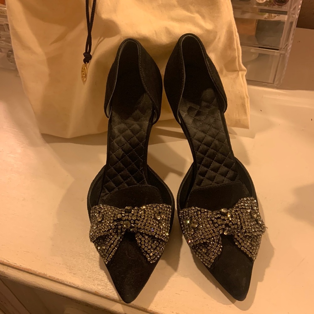 TORY BURCH Esme Pumps in size 7. Color is black.